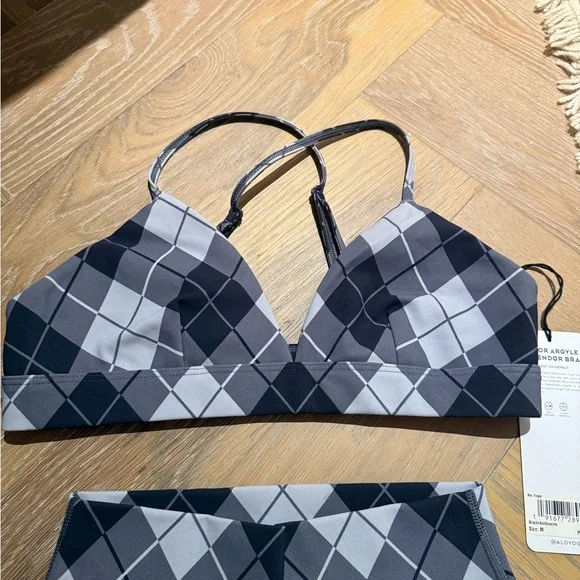 ALO Yoga Black and Gray Sports Bra & Short Set - Picture 5 of 6